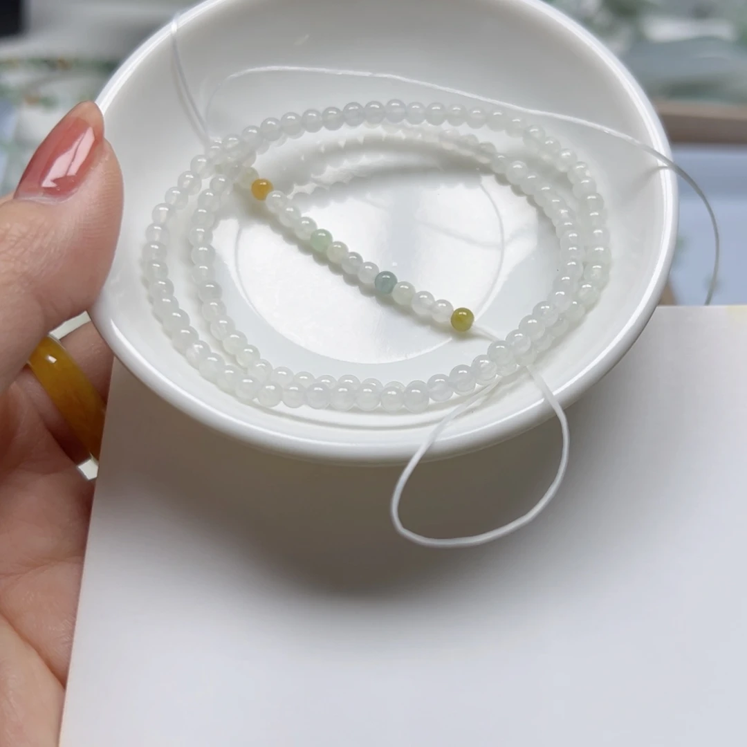 翡翠散珠白****.多样性发货卡3+，84颗