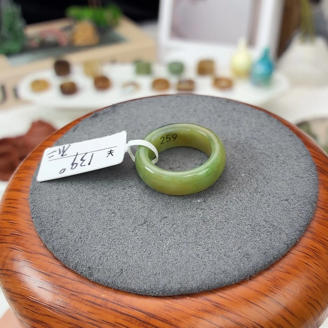 未镶嵌戒圈和田玉F106黑羊洞轮胎16.8不退换