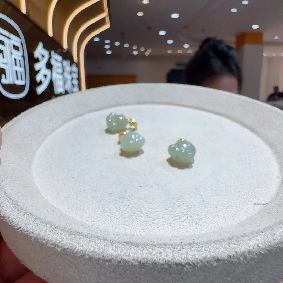 和田玉未镶嵌颈饰猫爪