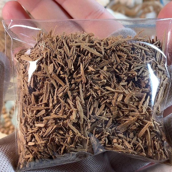 檀香木其他老树头扭根香米粒44克