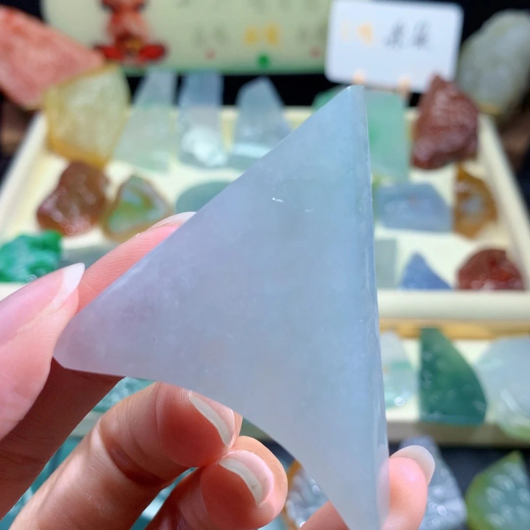 颈饰未镶嵌翡翠招**?翡翠