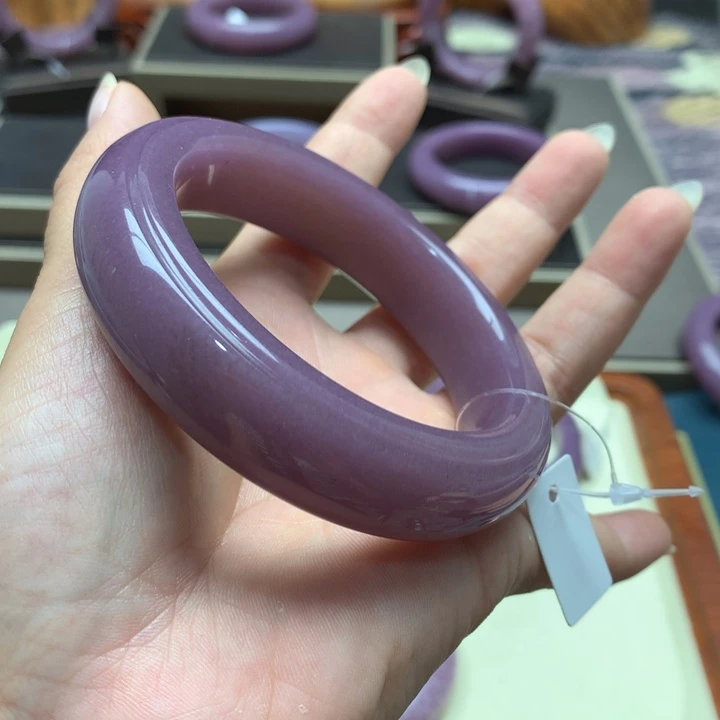 芯***语石英质玉手镯未镶嵌