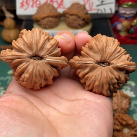 【闪购商品】把件文玩核桃49全品四座楼
