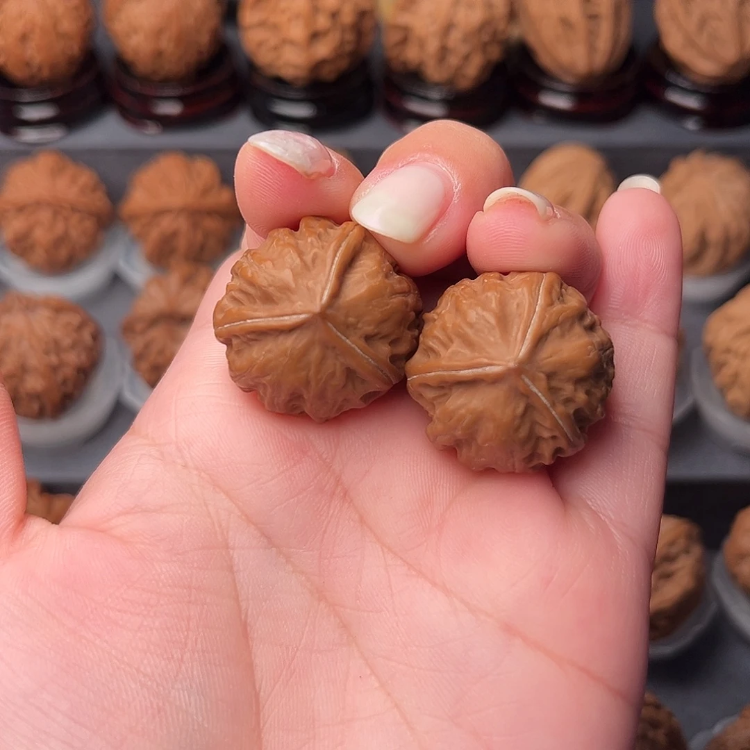 文玩核桃把件L三棱手捻