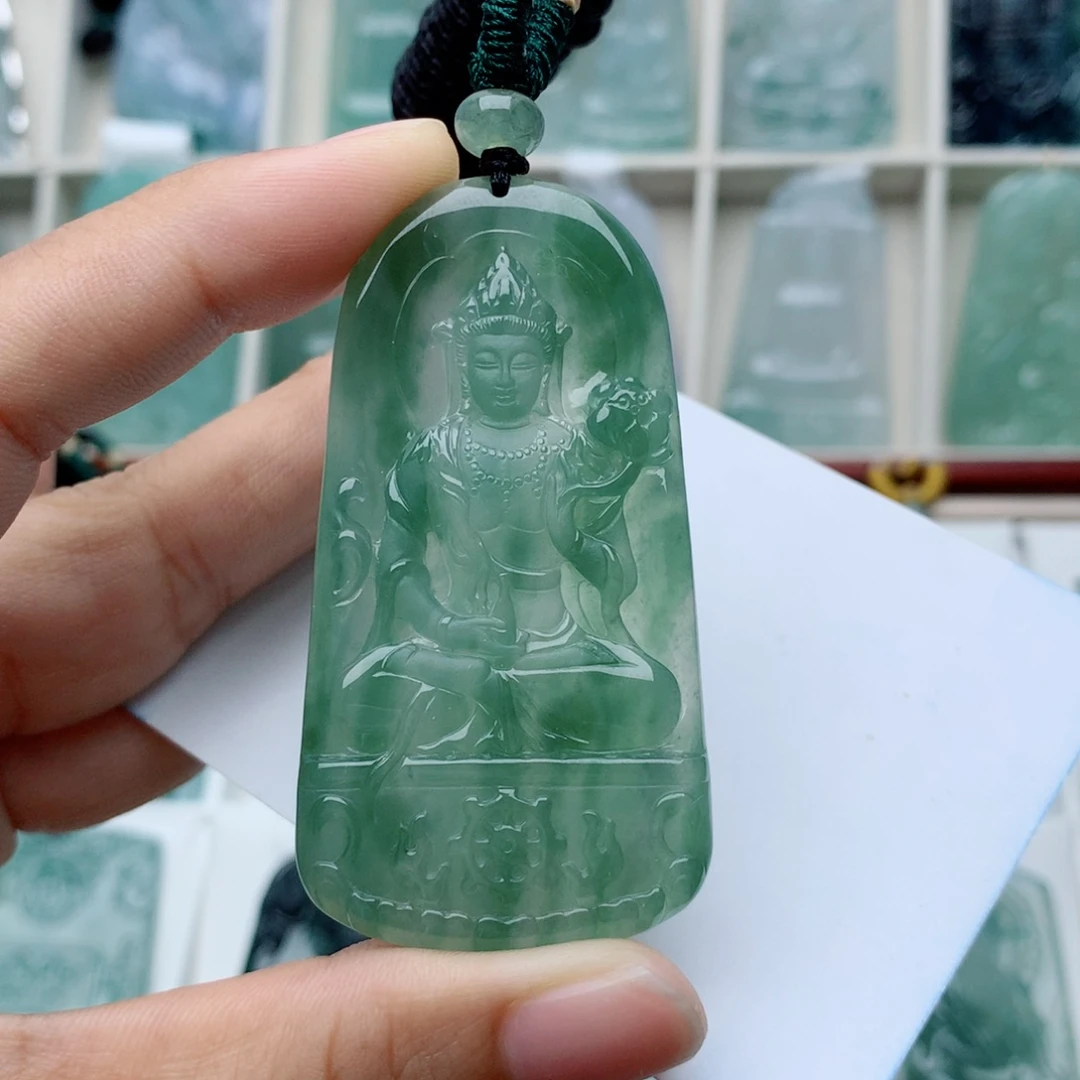 翡翠未镶嵌颈饰观音