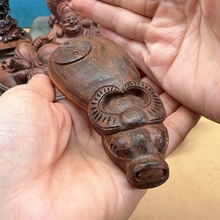 黄花梨/降香黄檀牛把件