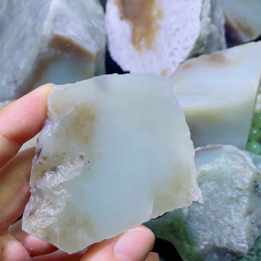 和田玉未镶嵌珠宝半成品