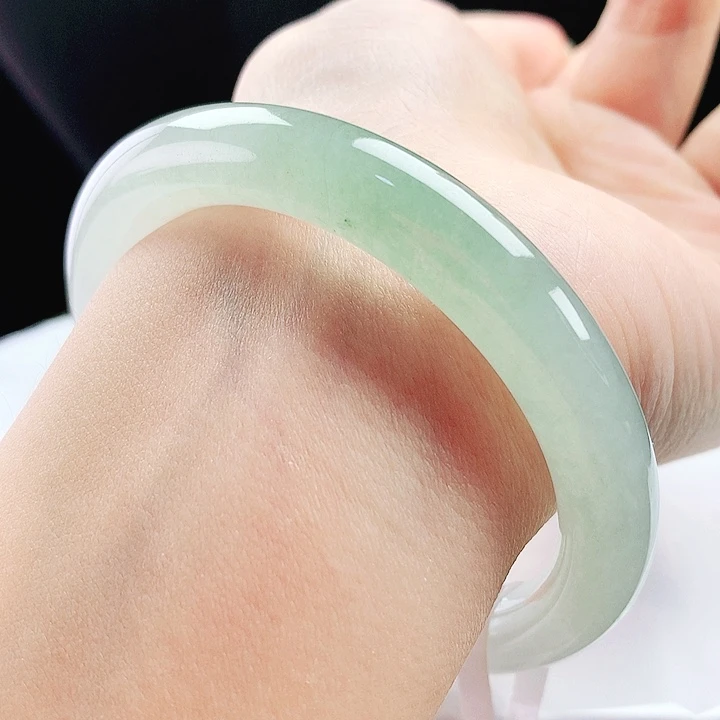 翡翠未镶嵌手镯54圈