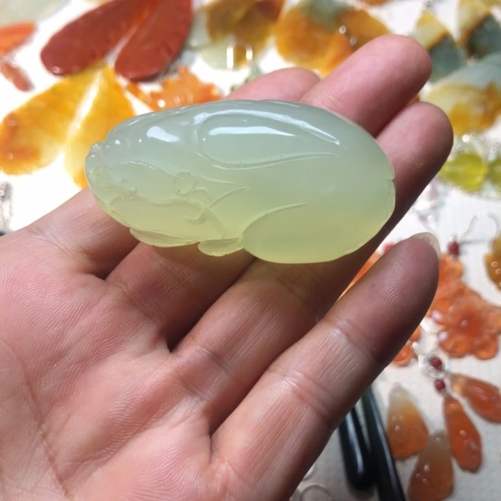 未镶嵌蛇纹石玉耳坠