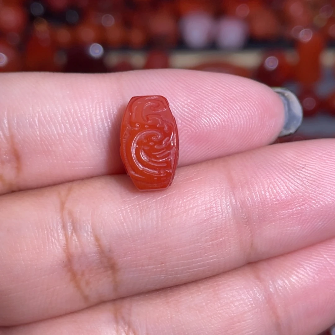 南红玛瑙未镶嵌仿古龙四方桶珠