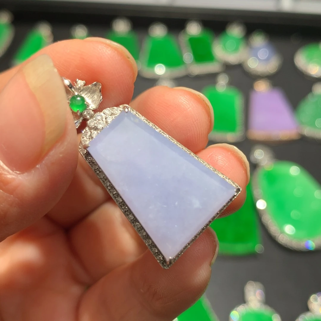 翡翠颈饰18K金镶嵌花*～翡翠