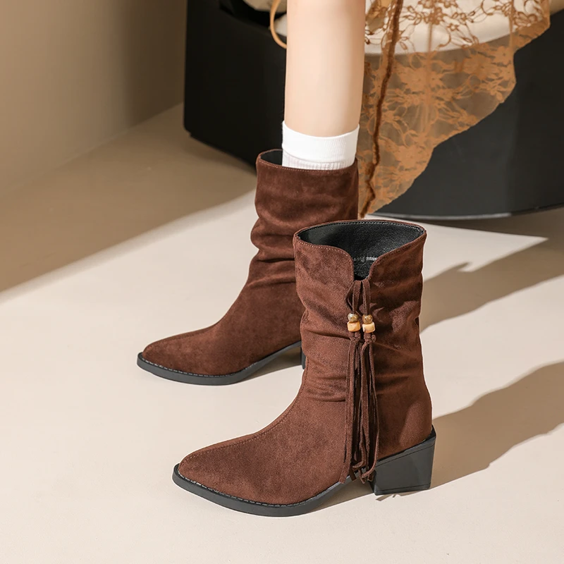 英伦风尖头高跟短靴女2025秋冬季新款粗跟流苏气质百搭复古中筒靴