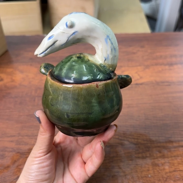 一个陶瓷物件哈哈哈哈