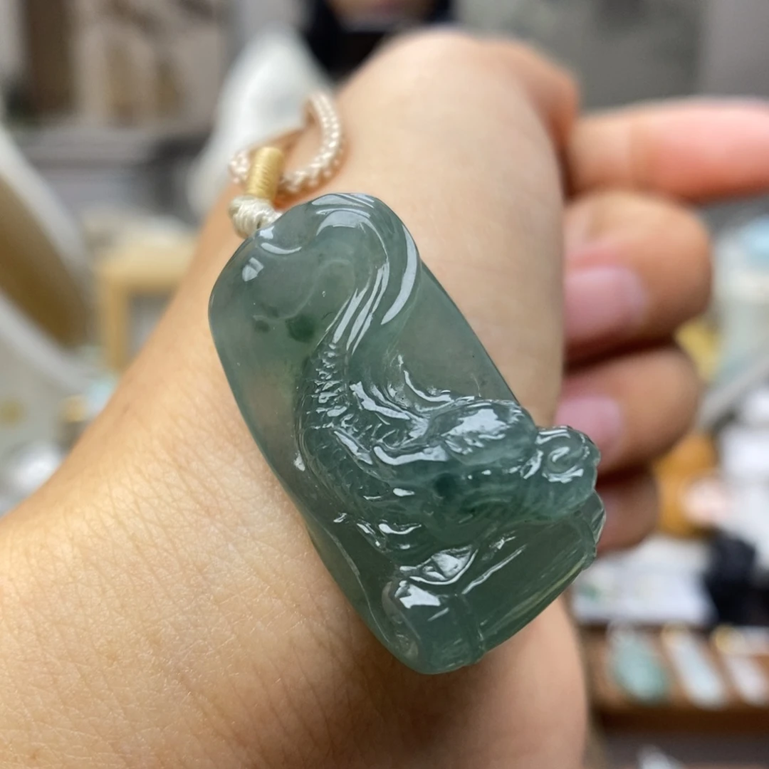 【闪购商品】颈饰未镶嵌翡翠34龙鱼