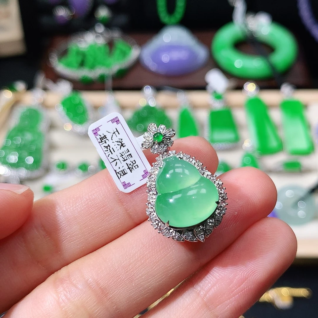 吊坠(不含链)18K金镶嵌翡翠