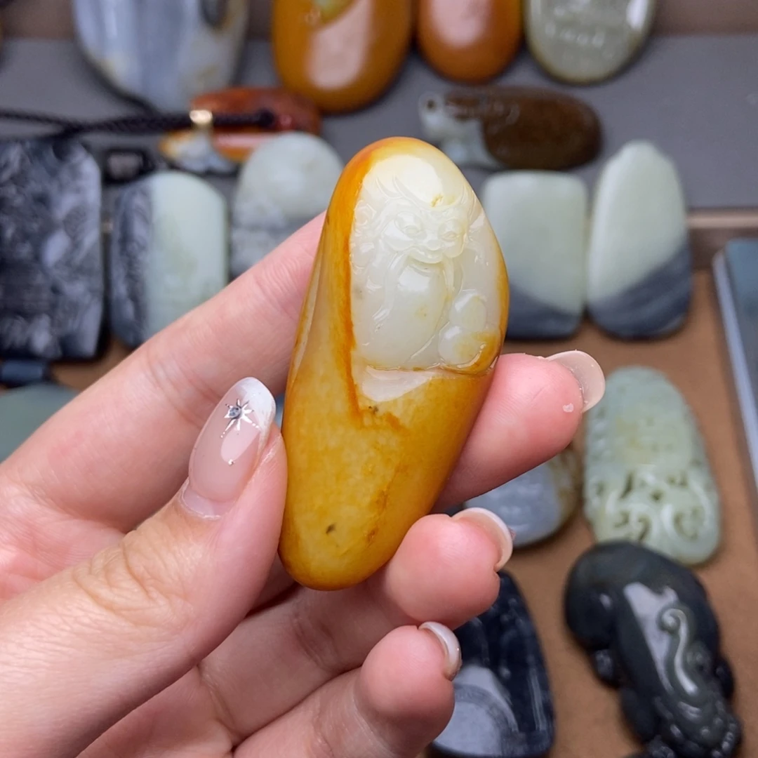 和田玉颈饰未镶嵌