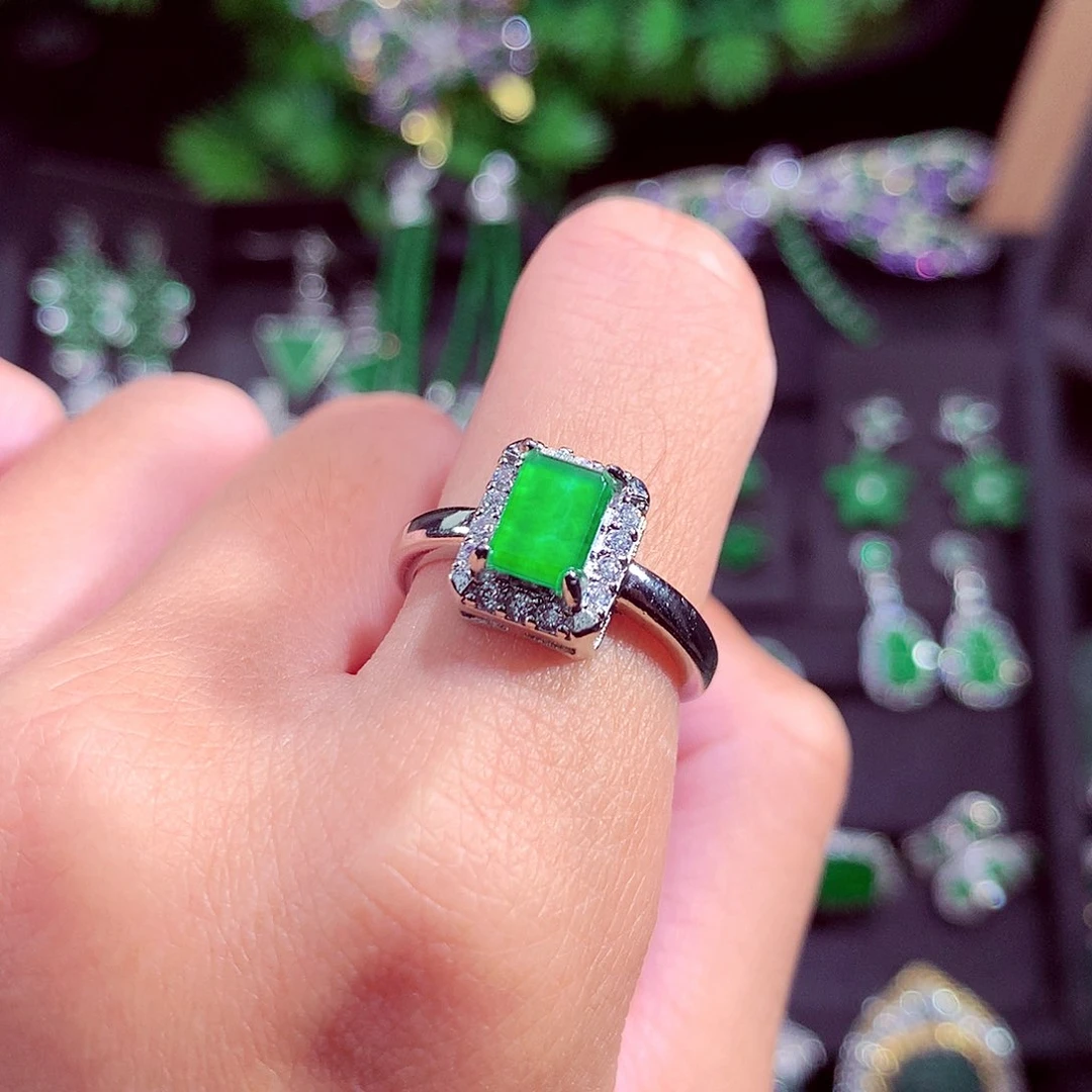 颈饰未镶嵌翡翠天然