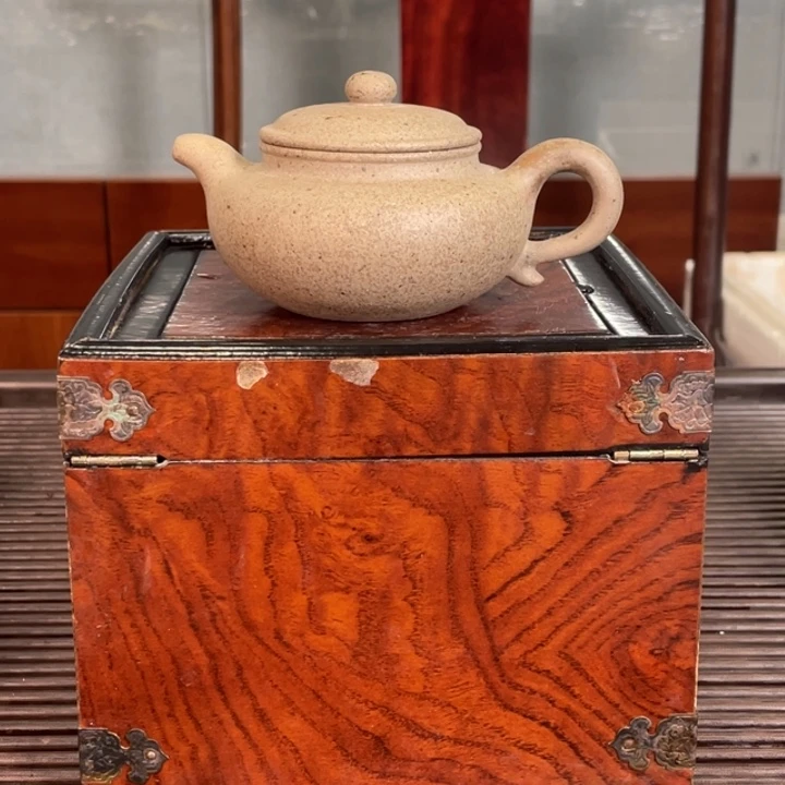 沐***和茶壶紫砂这不算很正常
