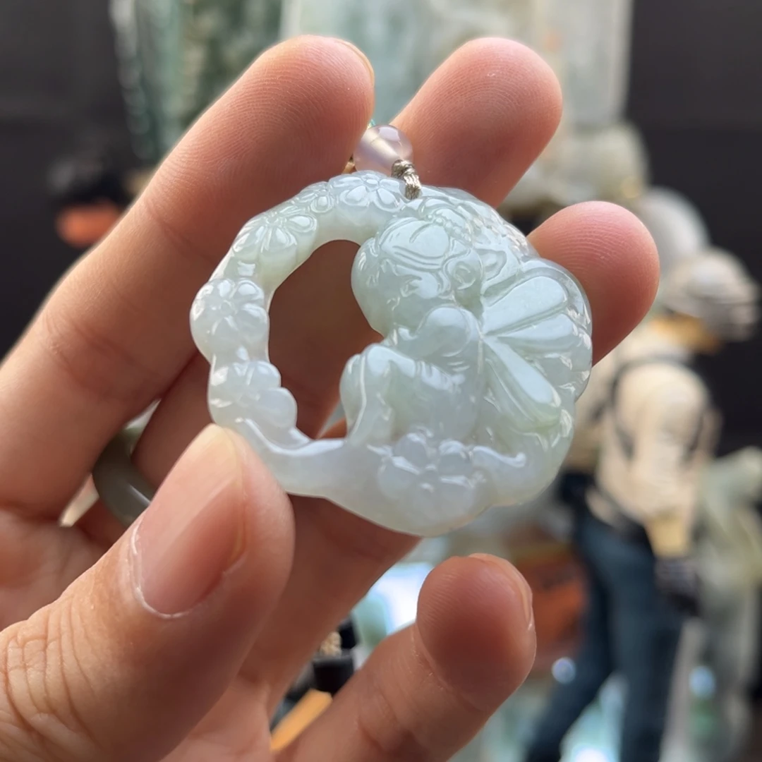 翡翠未镶嵌颈饰花仙子