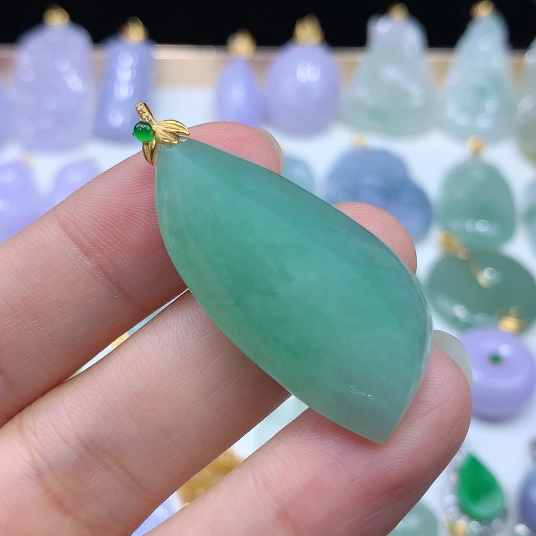 颈饰18K金镶嵌翡翠翡翠