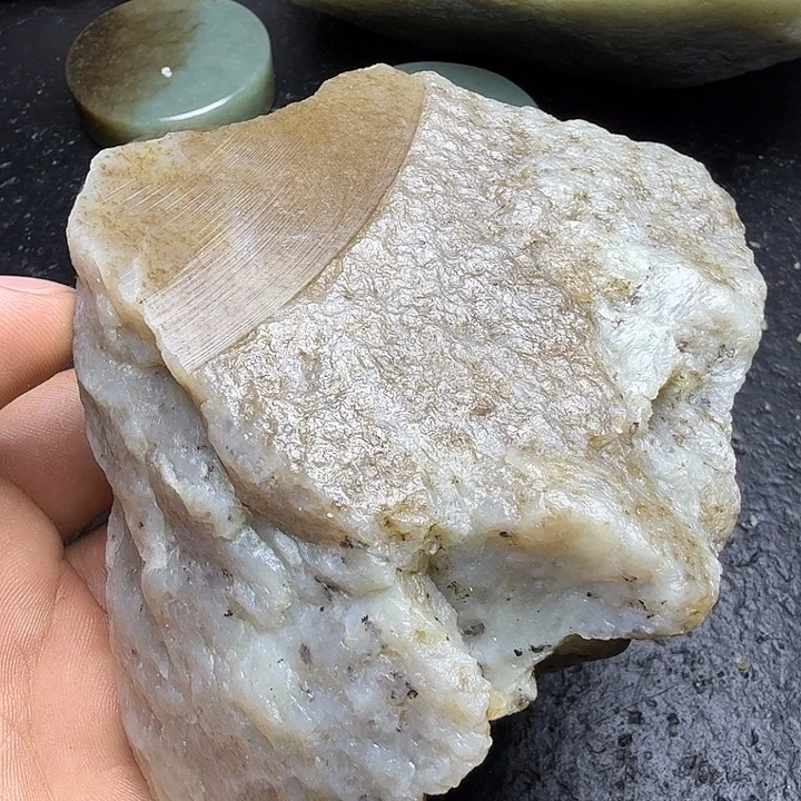 和田玉（糖玉）未镶嵌珠宝奇石