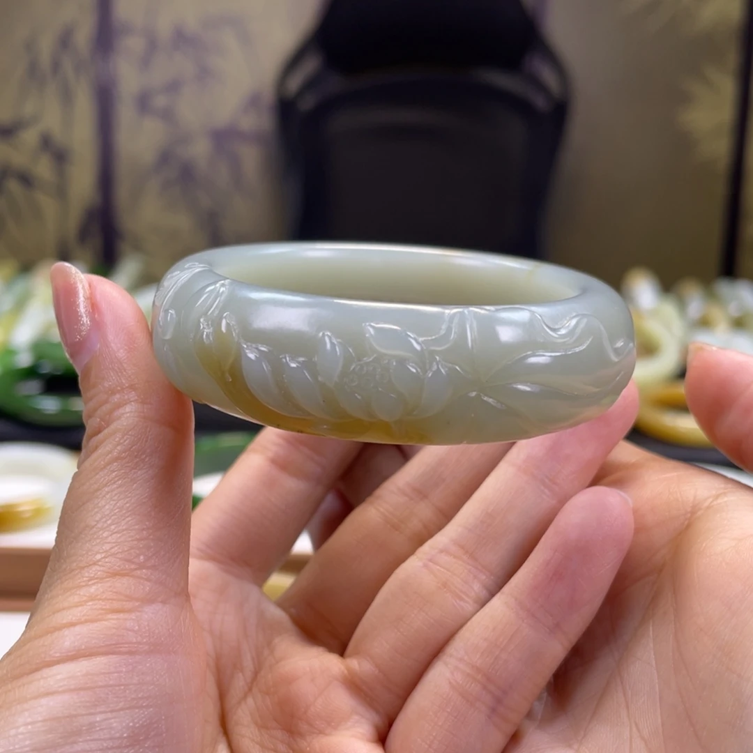 和田玉未镶嵌手镯50圈
