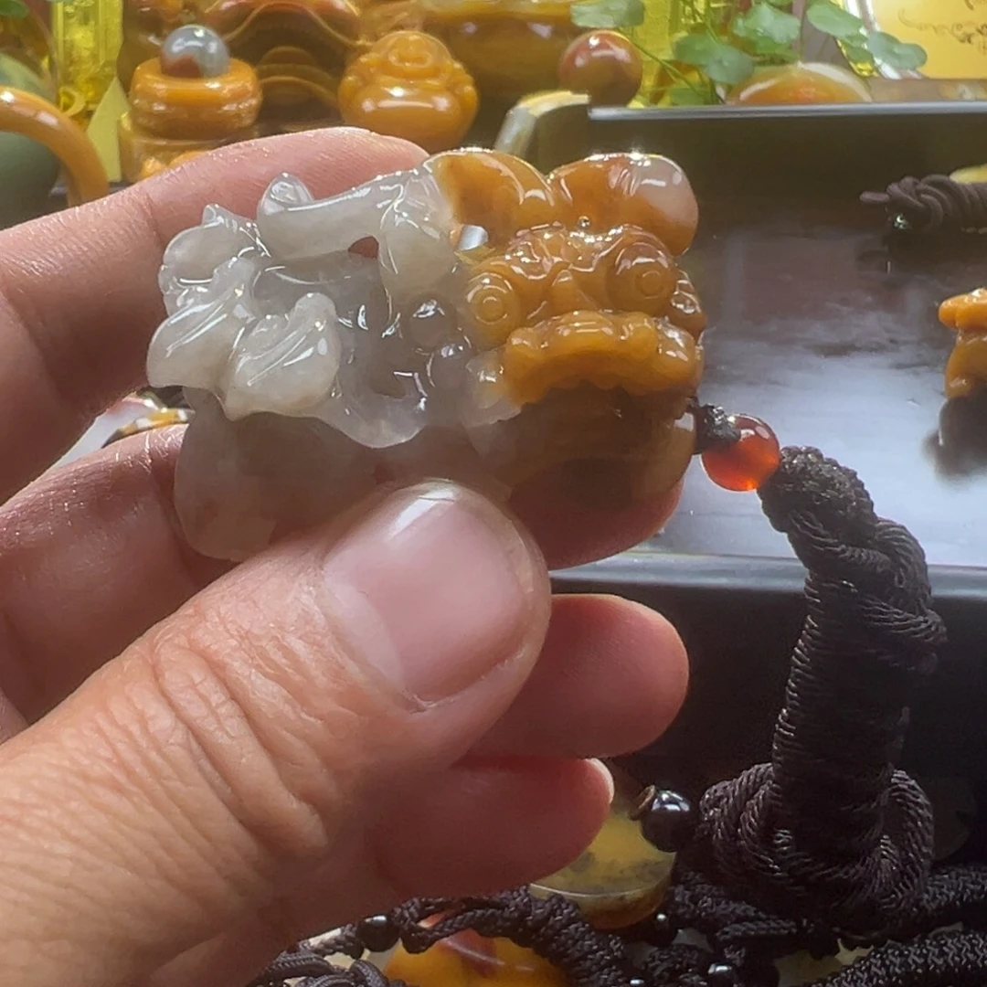 石英质玉未镶嵌颈饰