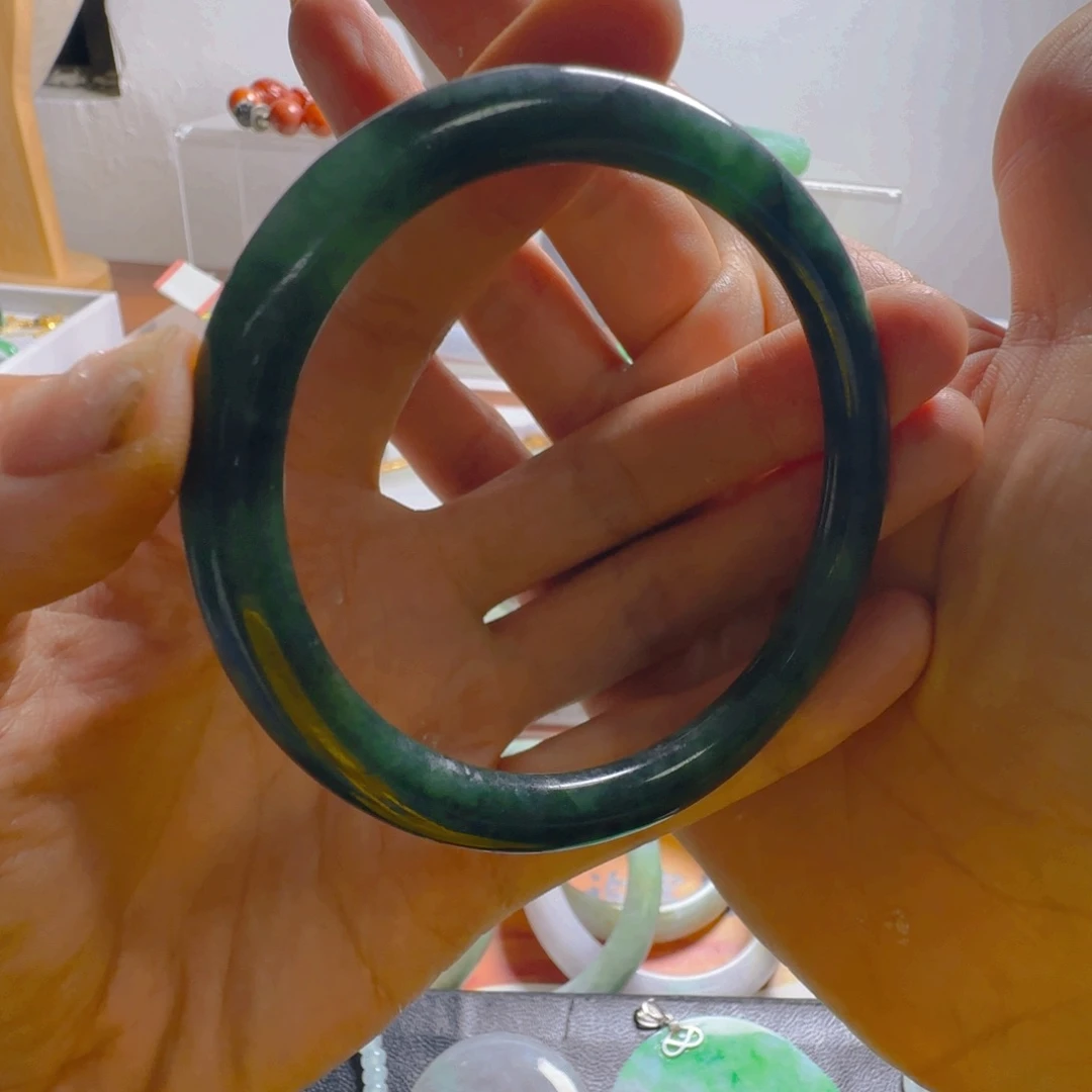 翡翠手镯未镶嵌翡翠68