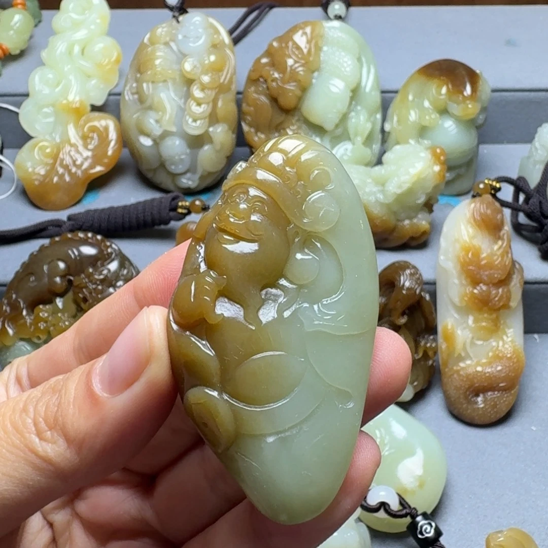 和田玉未镶嵌颈饰