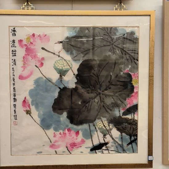 国画荷花作品带框发