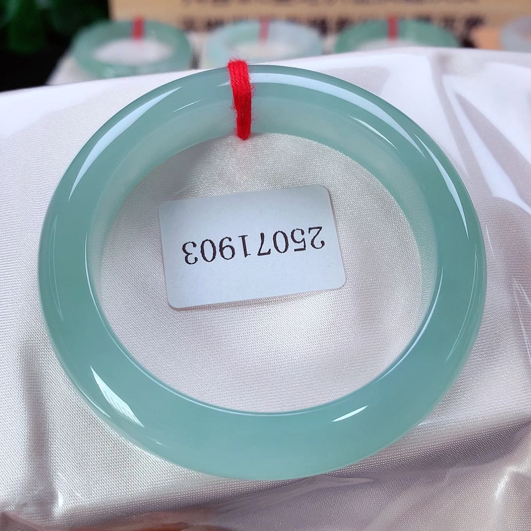 未镶嵌手镯翡翠至纯至净！细腻冰胶！89号