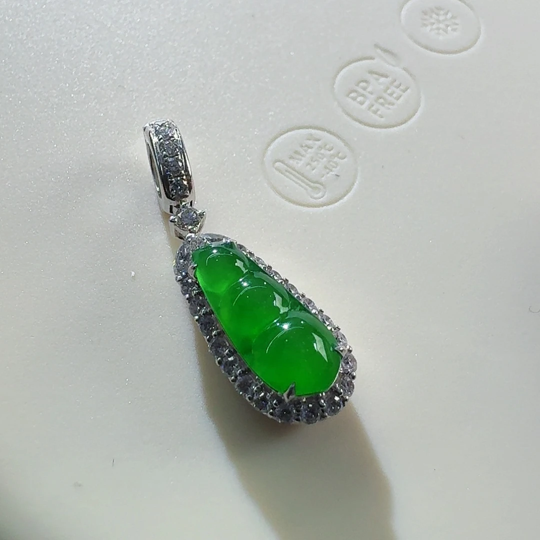 翡翠颈饰18K金镶嵌豆子