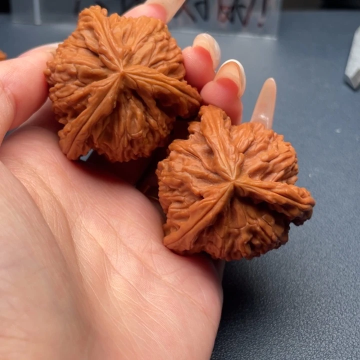 阿***辑吊坠文玩核桃白狮子