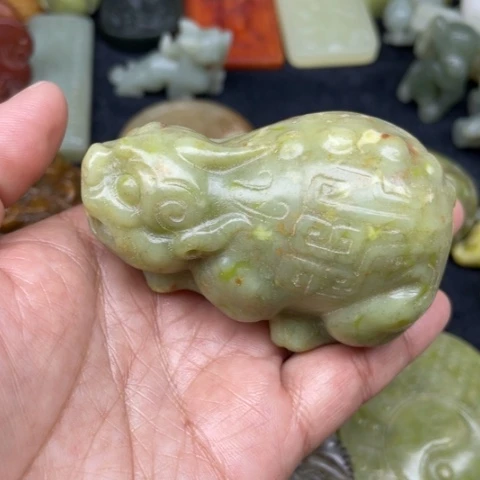 蛇纹石玉颈饰未镶嵌吉*。99