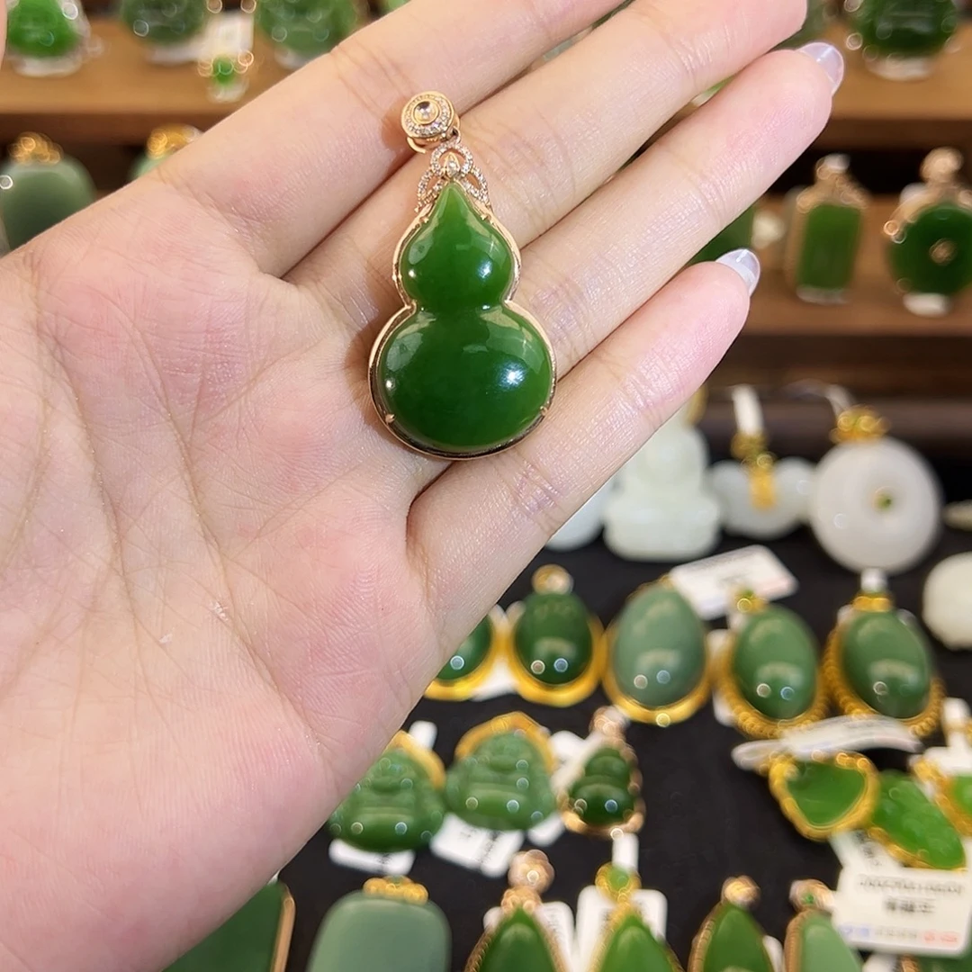 和田玉18K金镶嵌吊坠(不含链)辣阳绿葫芦30mm
