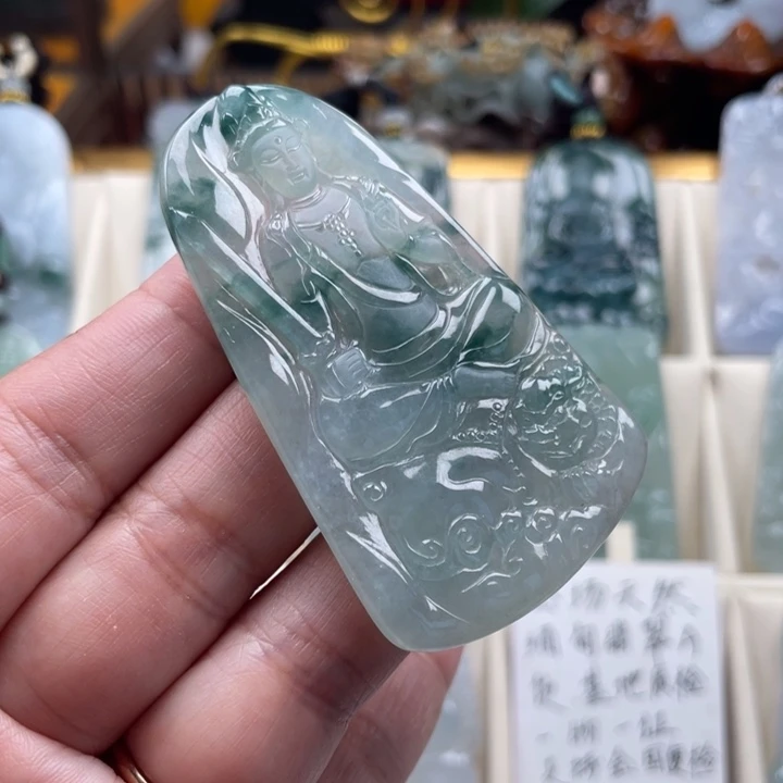 翡翠未镶嵌挂件文殊菩萨