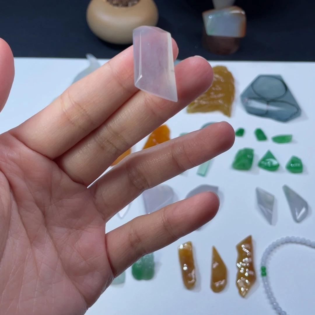 翡翠未镶嵌颈饰冰粉紫