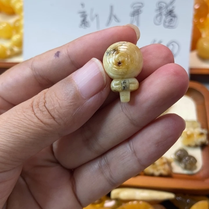 琥珀未镶嵌珠宝奇石