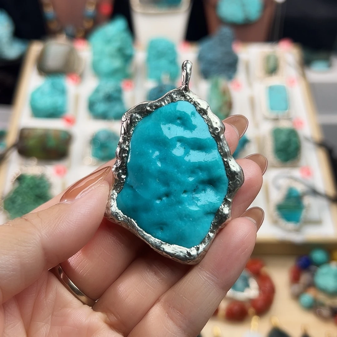 绿松石未镶嵌颈饰