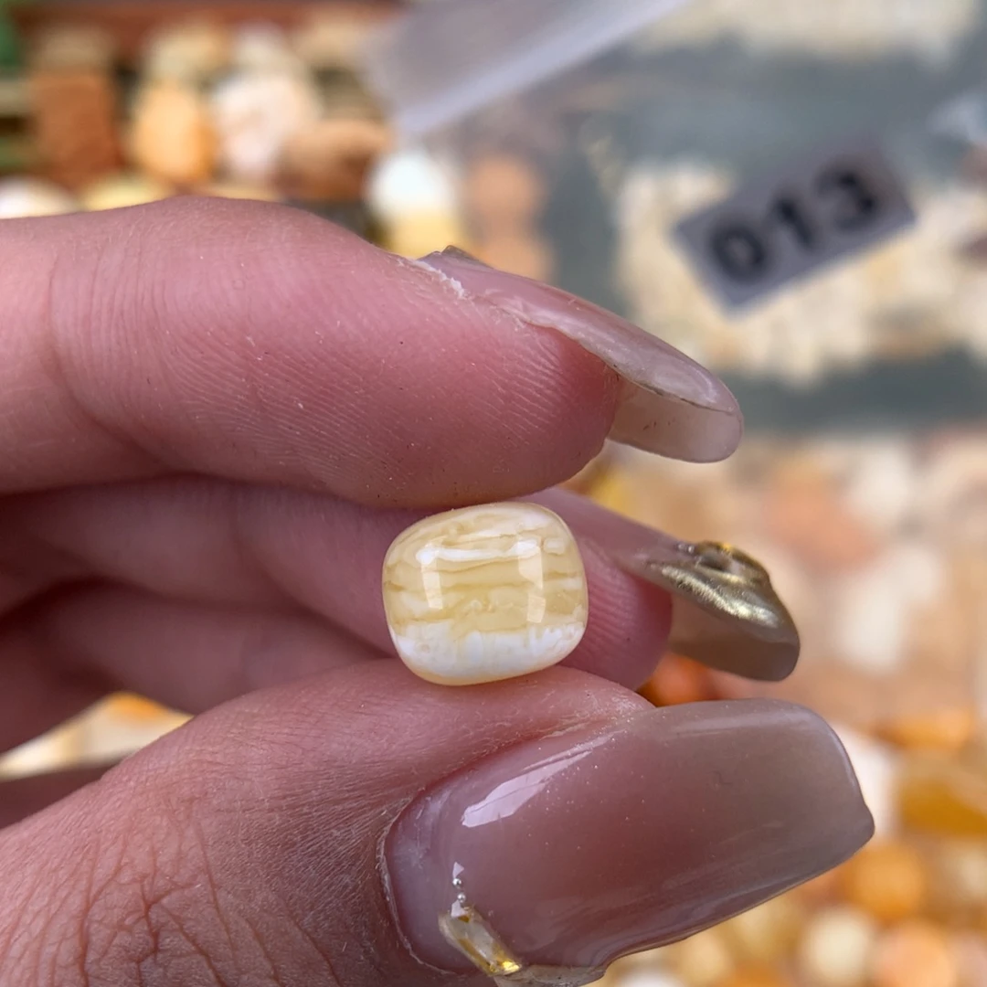 琥珀珠宝奇石未镶嵌9.1 小皮坑