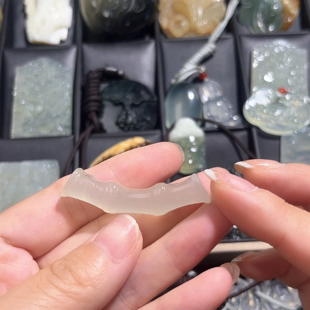 蛇纹石玉未镶嵌吊坠(不含链)