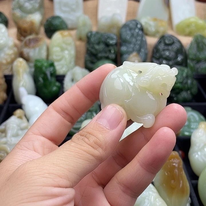 和田玉（糖玉）未镶嵌颈饰