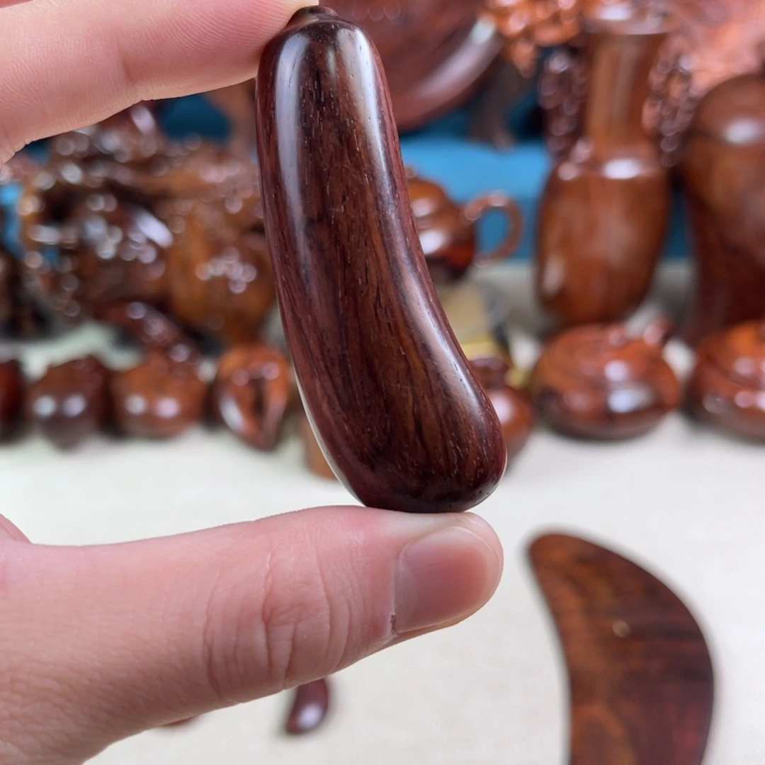 黄花梨/降香黄檀把件茄子