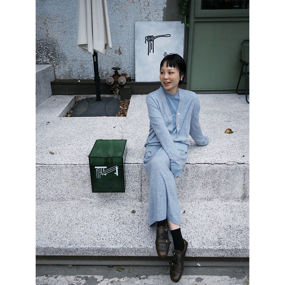 WHM 25秋冬 羊毛混纺针织V领开衫/非七天无理由退换