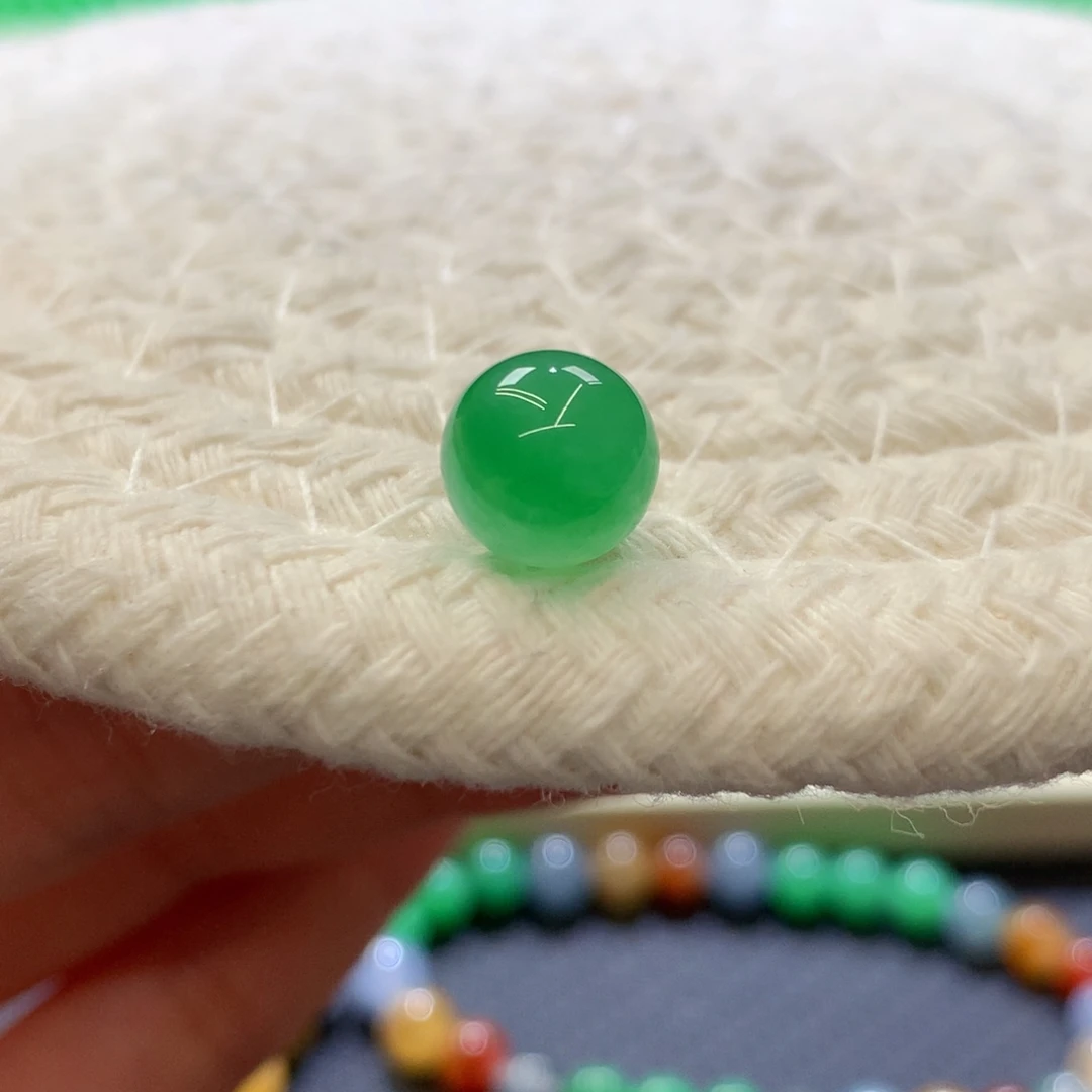 定制翡翠未镶嵌 毛货抛光定制 冰甜阳绿 卡9