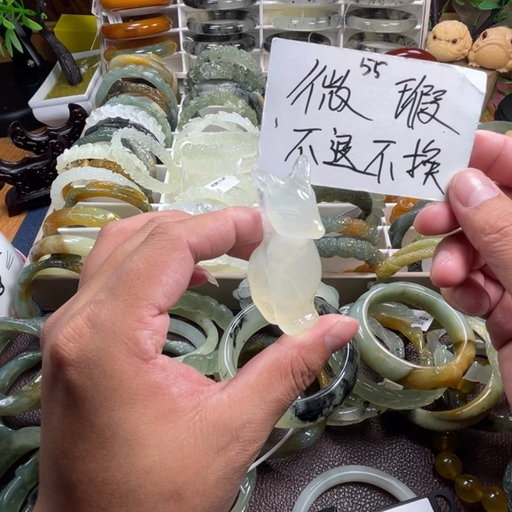 未镶嵌蛇纹石玉颈饰
