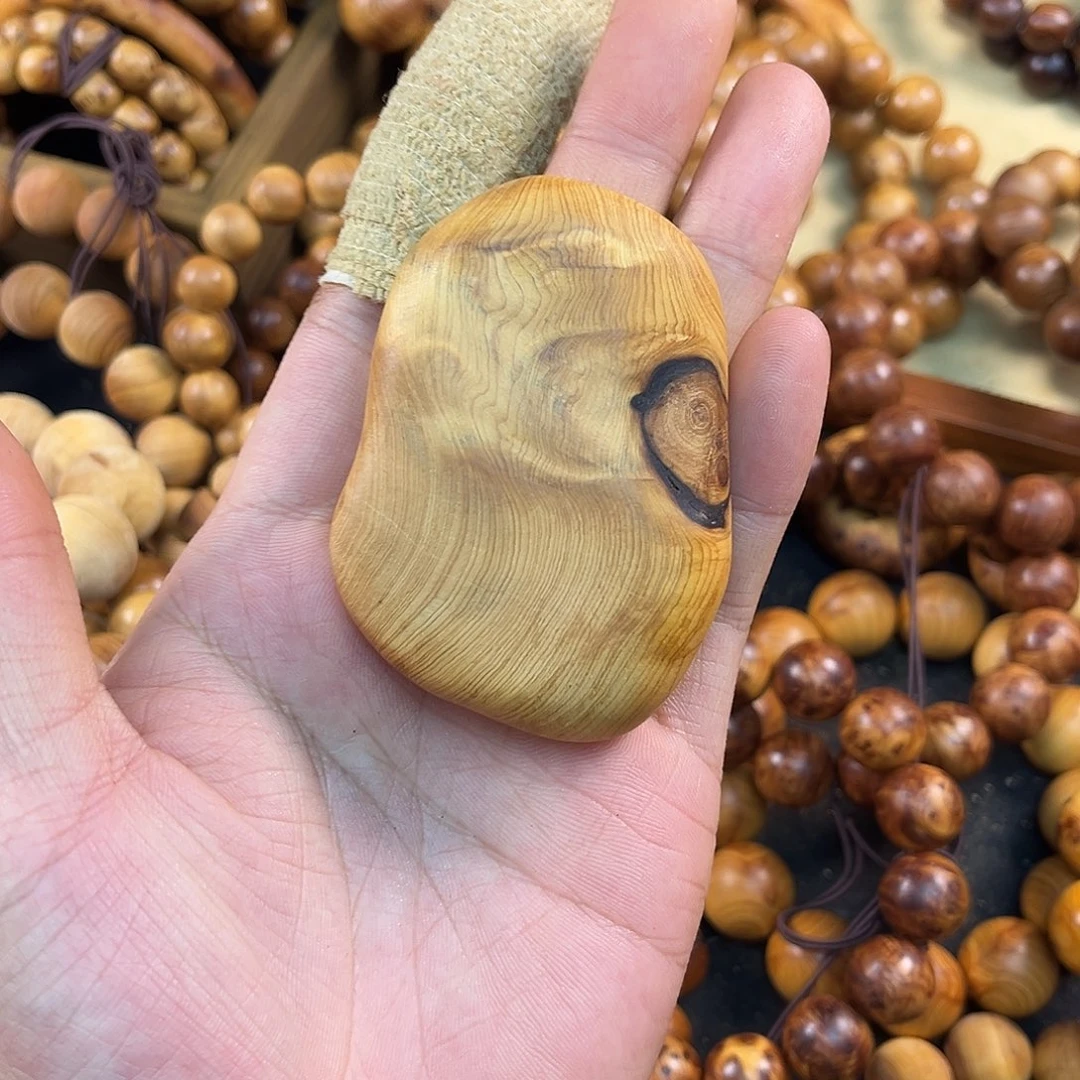 。***.柏木（崖柏）把件1314五颗多宝