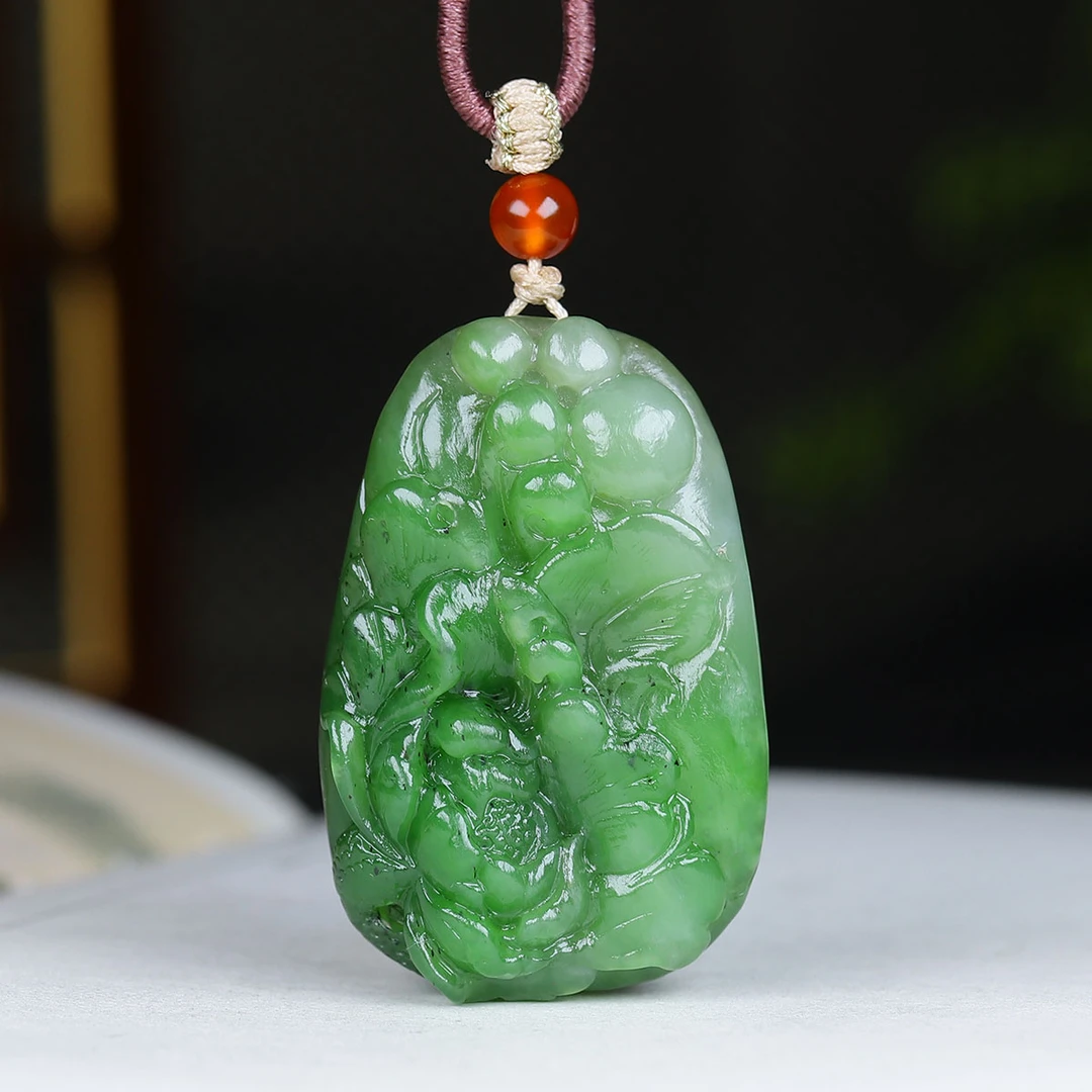 010268和田玉碧玉莲花挂件