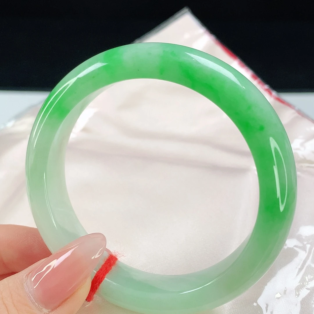 未镶嵌手镯翡翠658
