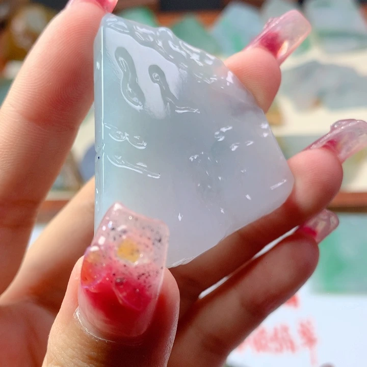 颈饰未镶嵌翡翠好
